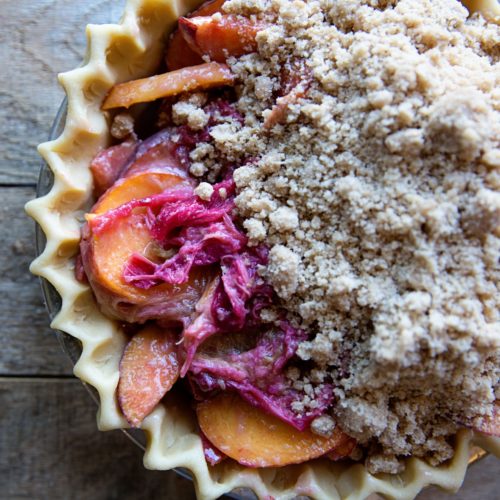 peach rhubarb crumble pie